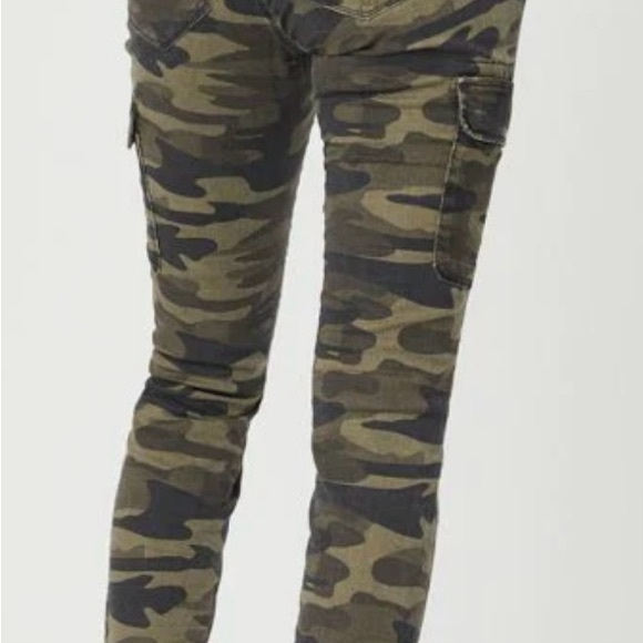 NWT Juliette Skinny Cargo In Military Camouflage - Picture 2 of 4